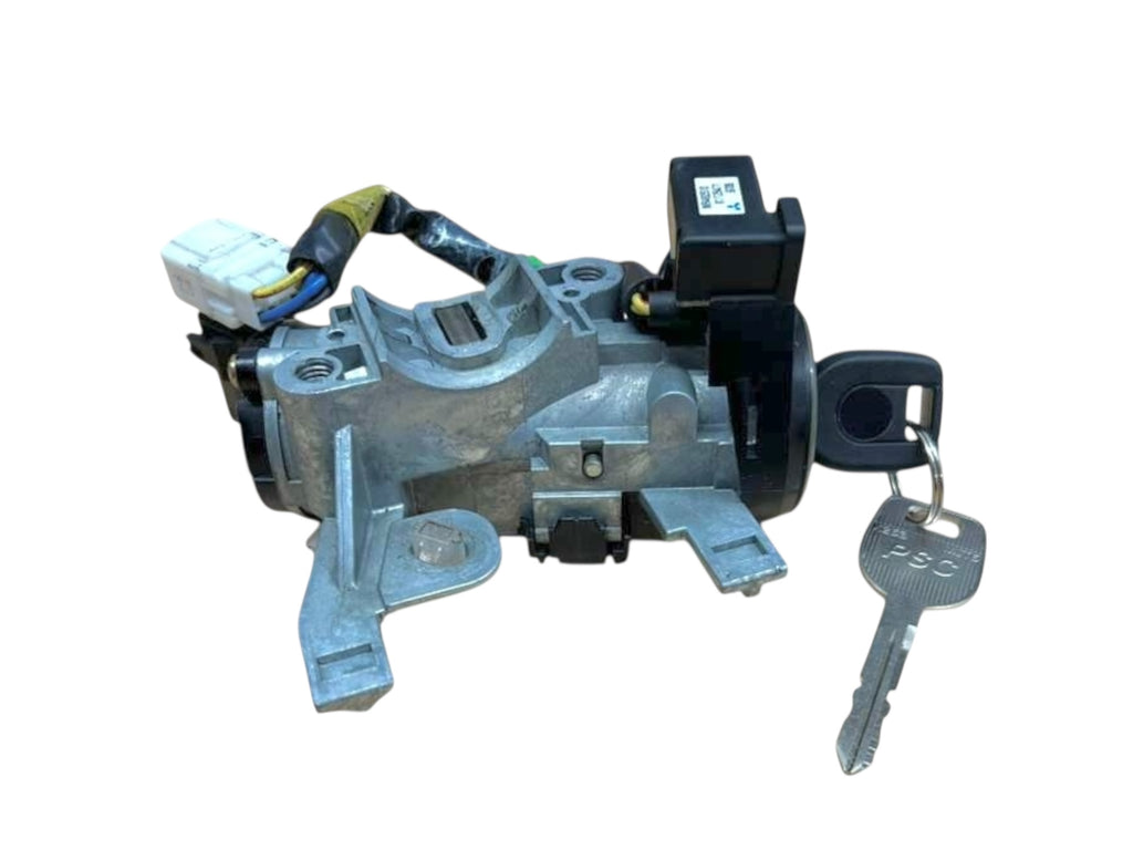 99-03 Mitsubishi Ignition Lock Cylinder Assembly With Key Shell Used OEM MN133173