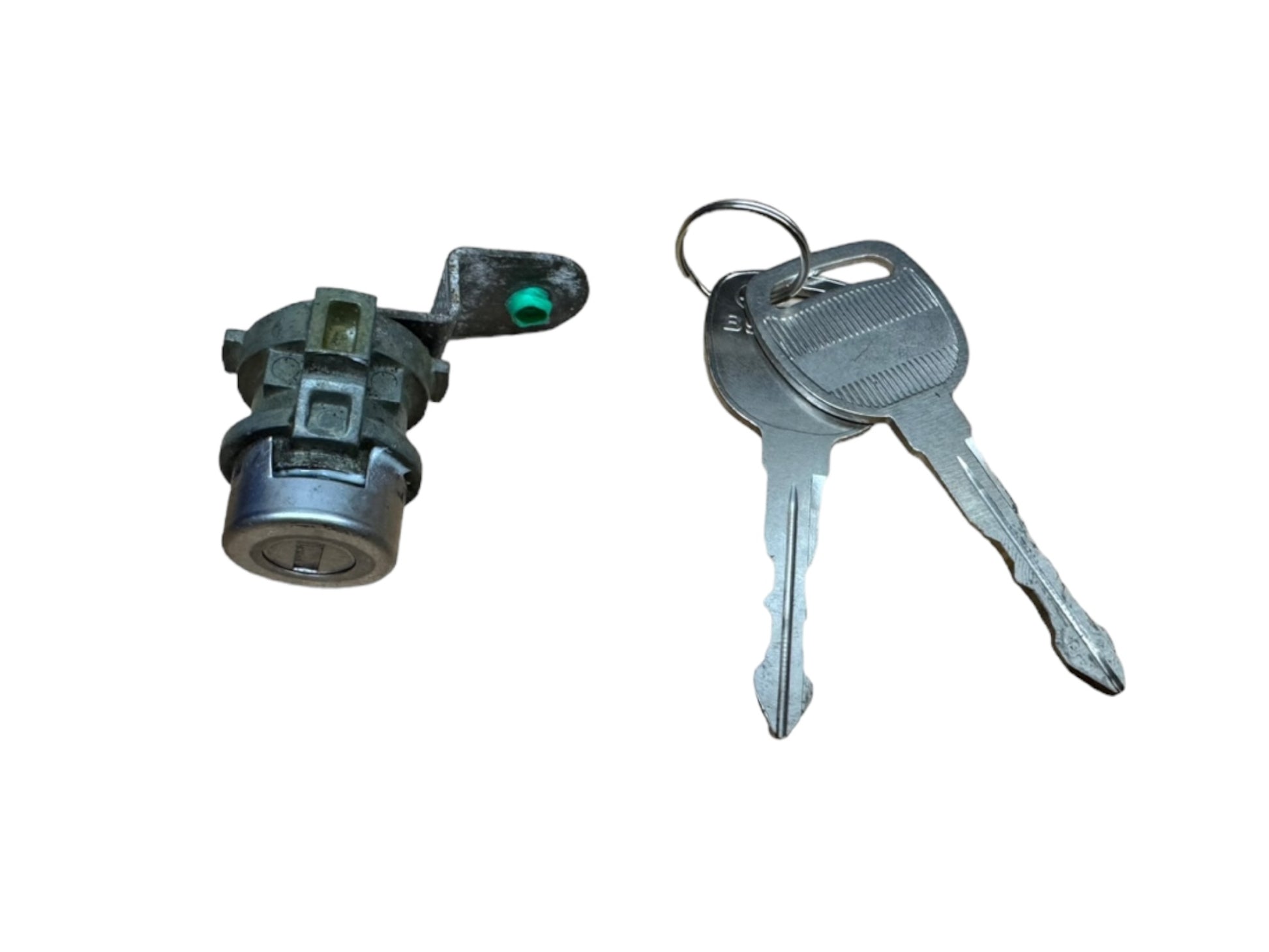 2005-2007 Equinox Torrent Driver Front Left Door Lock Cylinder 2 Keys Used OEM 19120480